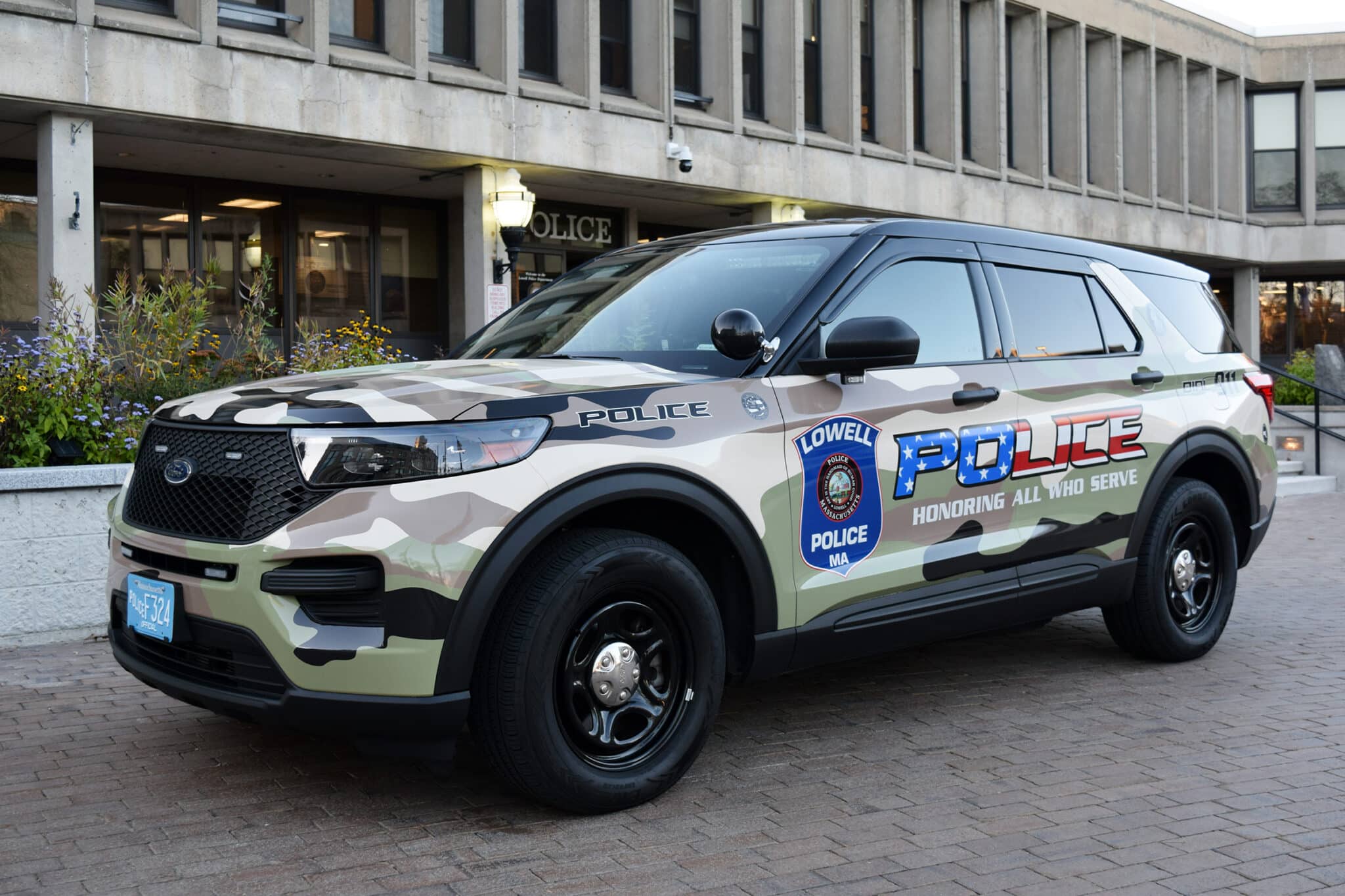 Lowell Police Department Unveils Cruiser Honoring Veterans Lowell